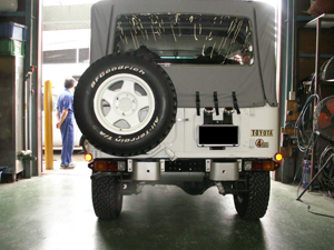 ランドクルーザーBJ42背面写真