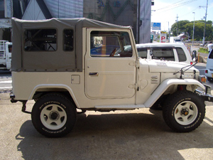 ランドクルーザーBJ42右側面写真