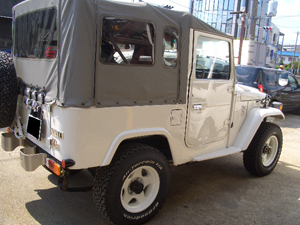 ランドクルーザーBJ42幌写真