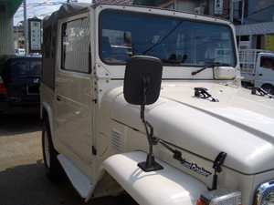 ランドクルーザーBJ42右前写真